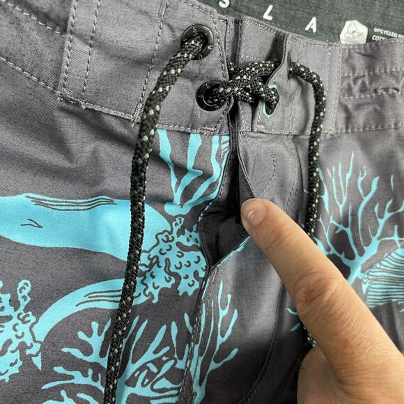 Vissla Mega Lab 18.5" Boardshorts Men's 29 Phantom Shark Blue Coral $69 - Picture 3 of 11